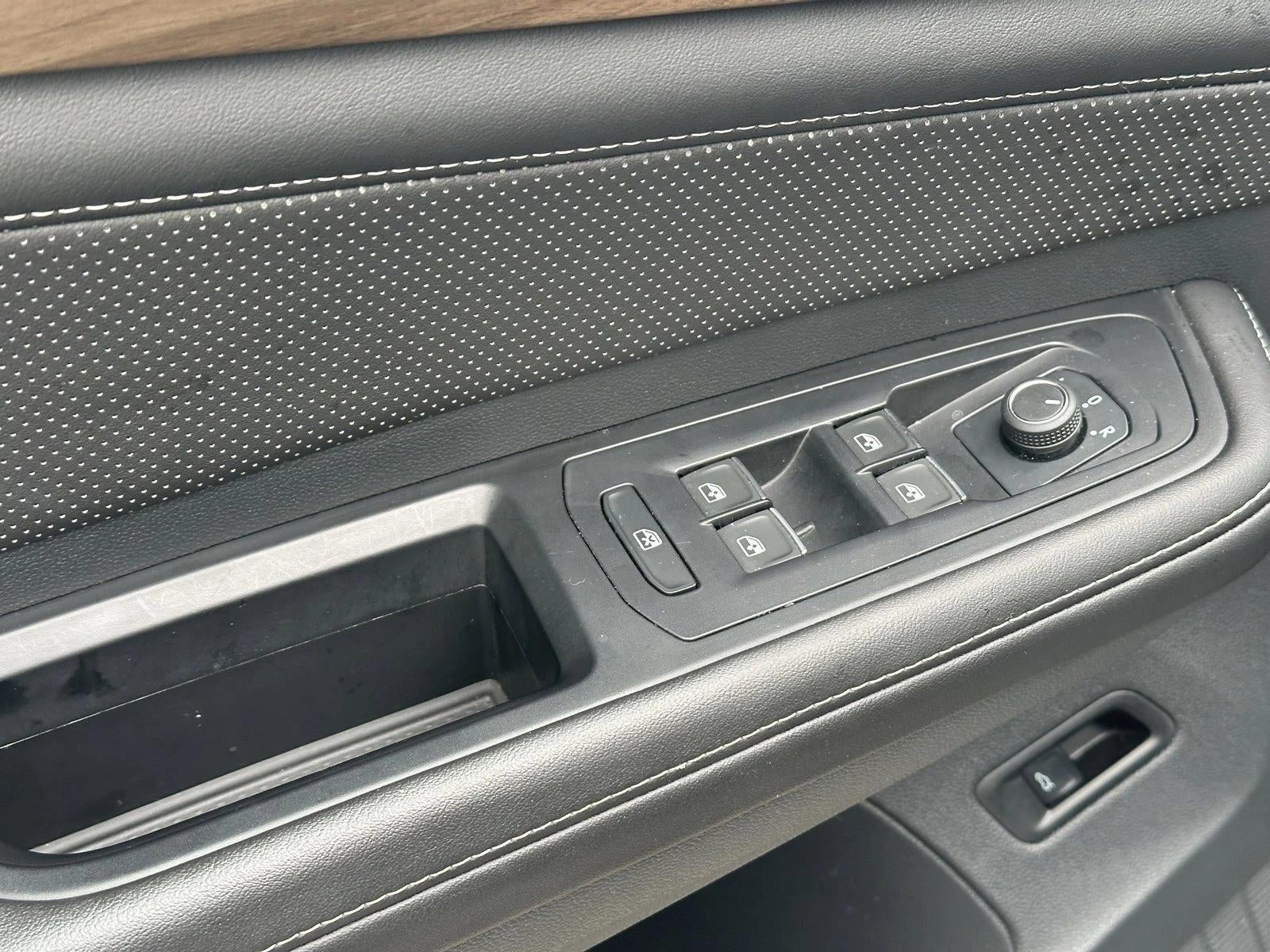 2025 Volkswagen Atlas 2.0T SE w/Technology FWD