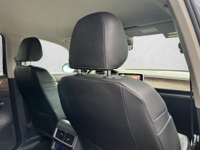 2025 Volkswagen Atlas 2.0T SE w/Technology FWD