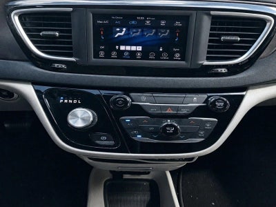 2021 Chrysler Voyager LXI FWD