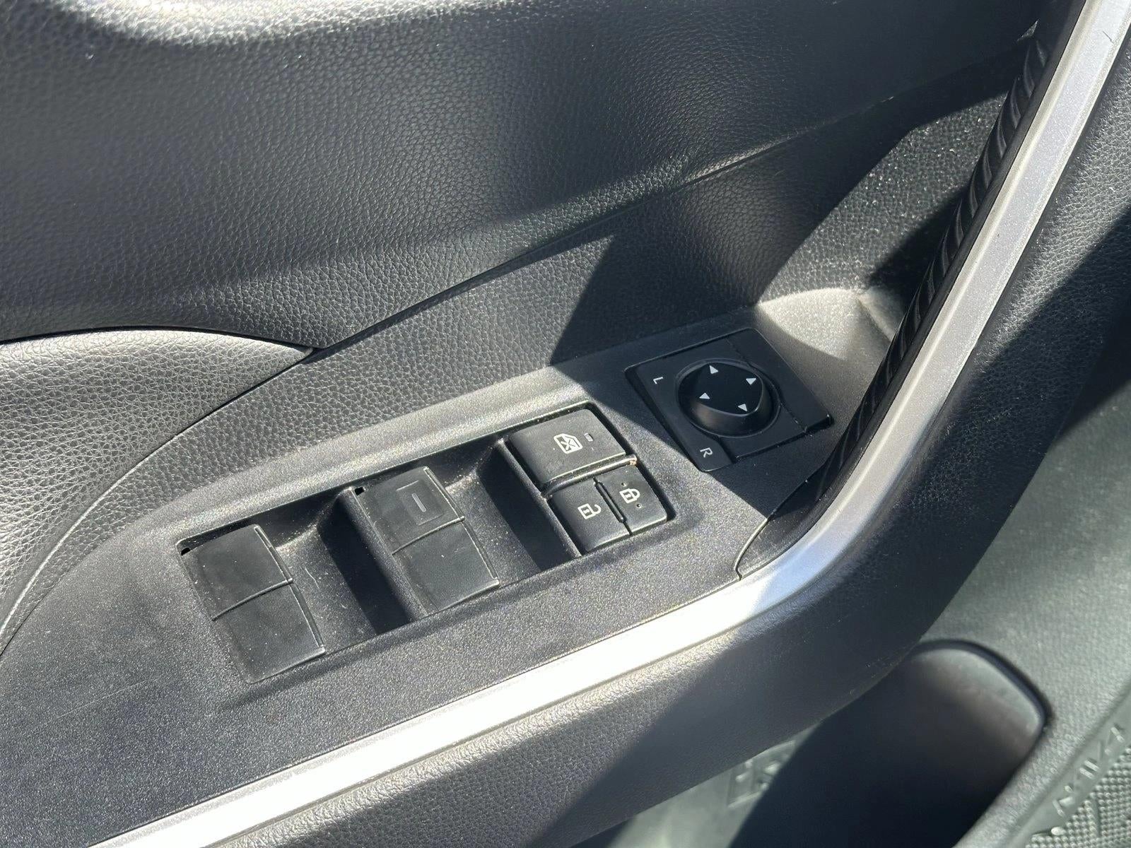 2020 Toyota RAV4 XLE FWD (GS)