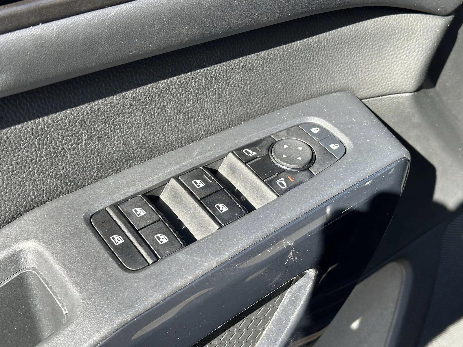 2024 Nissan Pathfinder SV 2WD