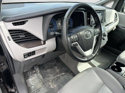 2020 Toyota Sienna XLE FWD 8-Passenger (Natl)