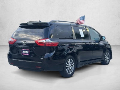 2020 Toyota Sienna XLE FWD 8-Passenger (Natl)