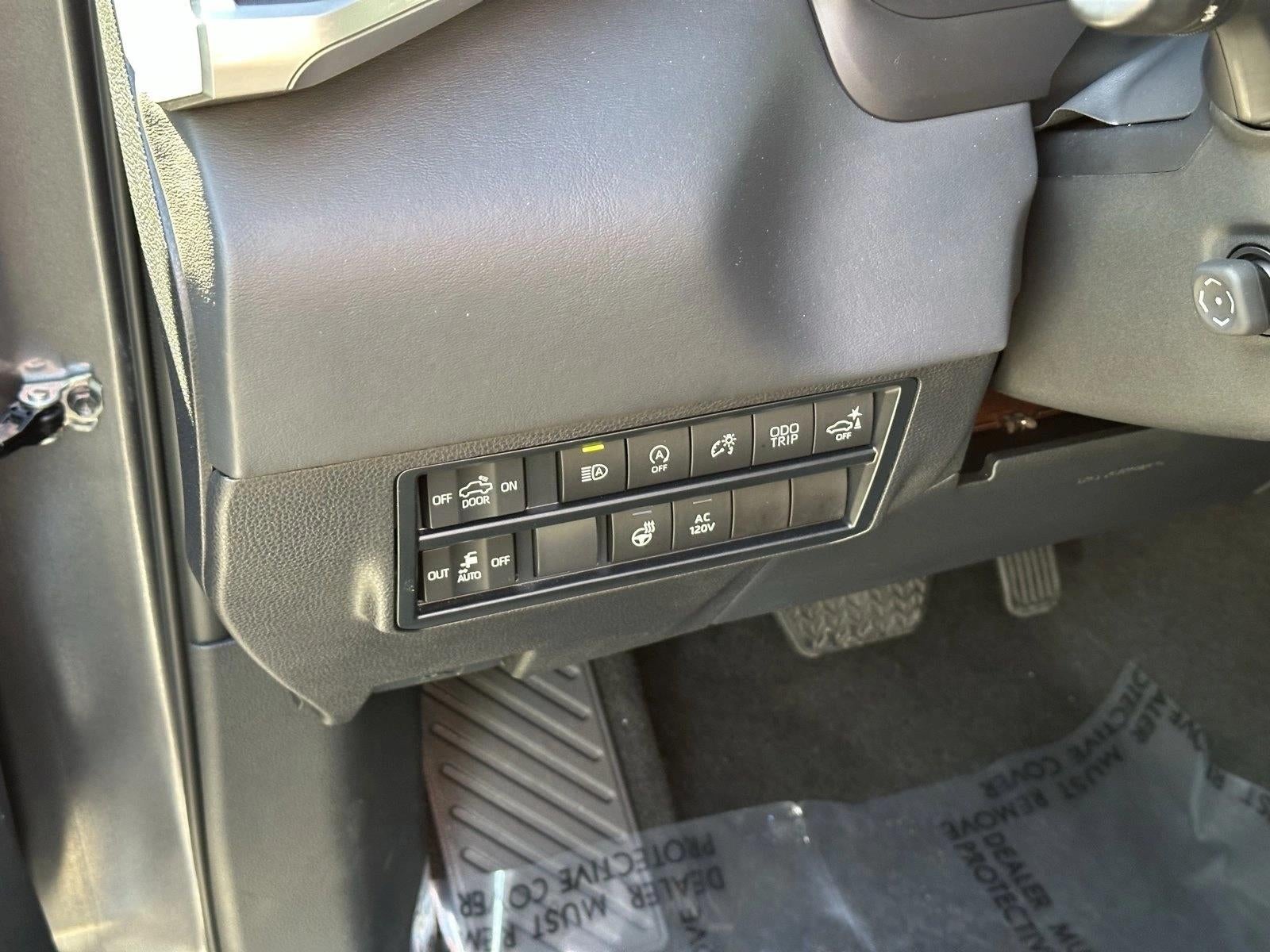 2024 Toyota Tundra 4WD 4WD Platinum CrewMax 5.5' Bed (Natl)