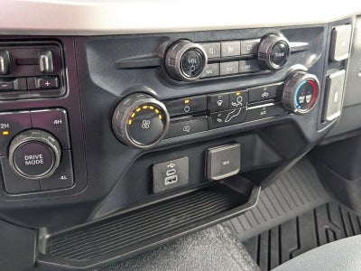 2024 Ford Super Duty F-450 DRW XLT 4WD Crew Cab 179" WB 60" CA