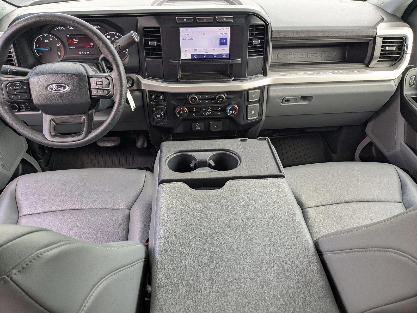 2024 Ford Super Duty F-450 DRW XLT 4WD Crew Cab 179" WB 60" CA