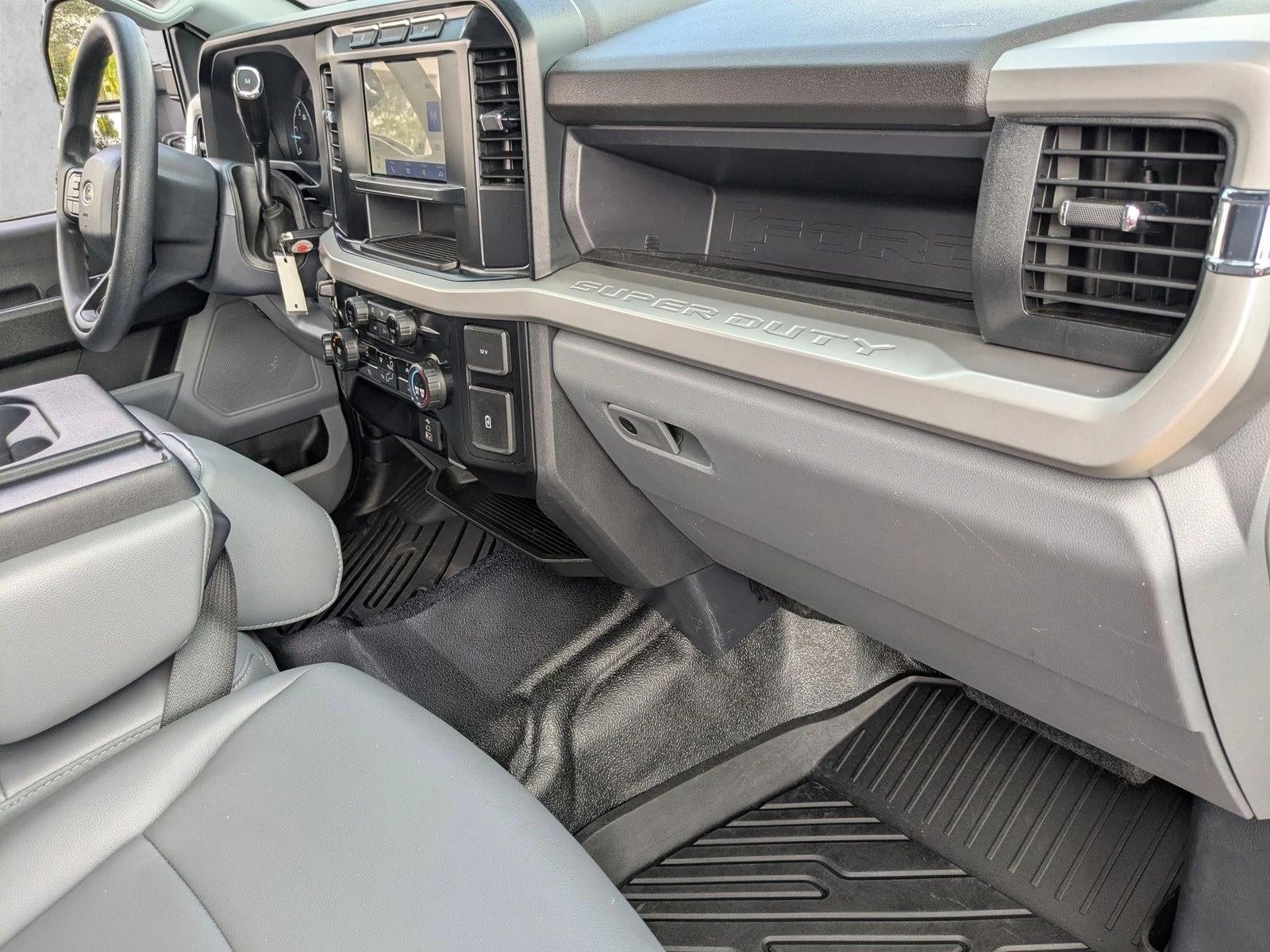 2024 Ford Super Duty F-450 DRW XLT 4WD Crew Cab 179" WB 60" CA