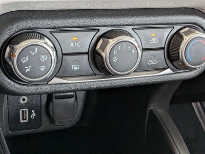 2021 Nissan Versa SV CVT