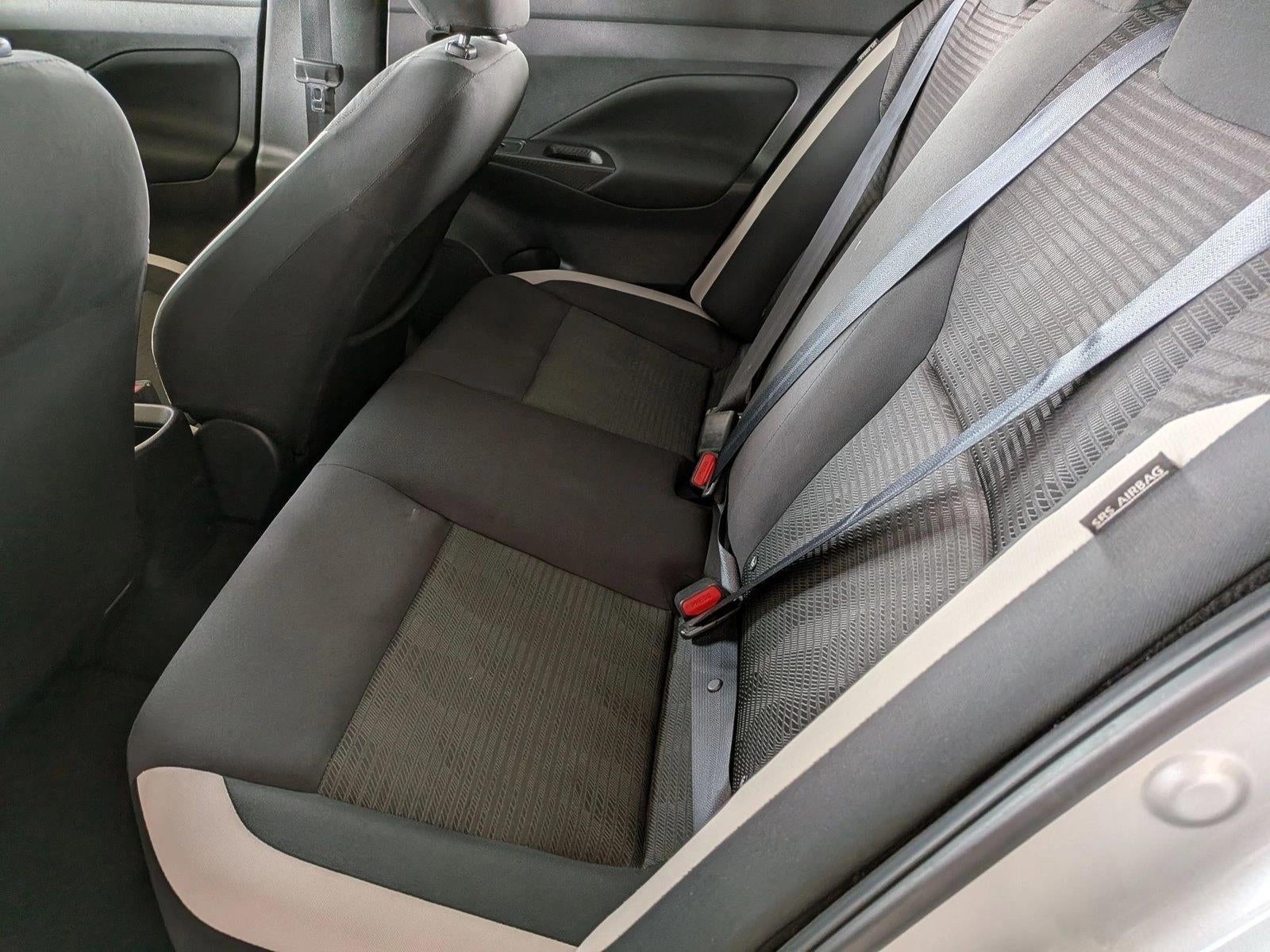 2021 Nissan Versa SV CVT