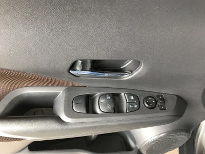 2021 Nissan Kicks SR FWD