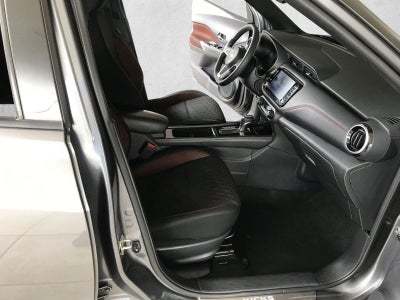2021 Nissan Kicks SR FWD