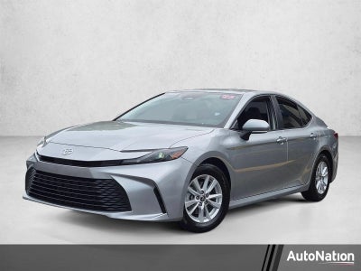 2025 Toyota Camry LE (SE)