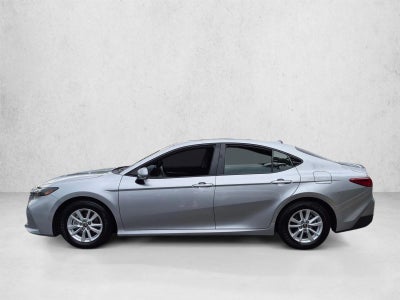 2025 Toyota Camry LE (SE)