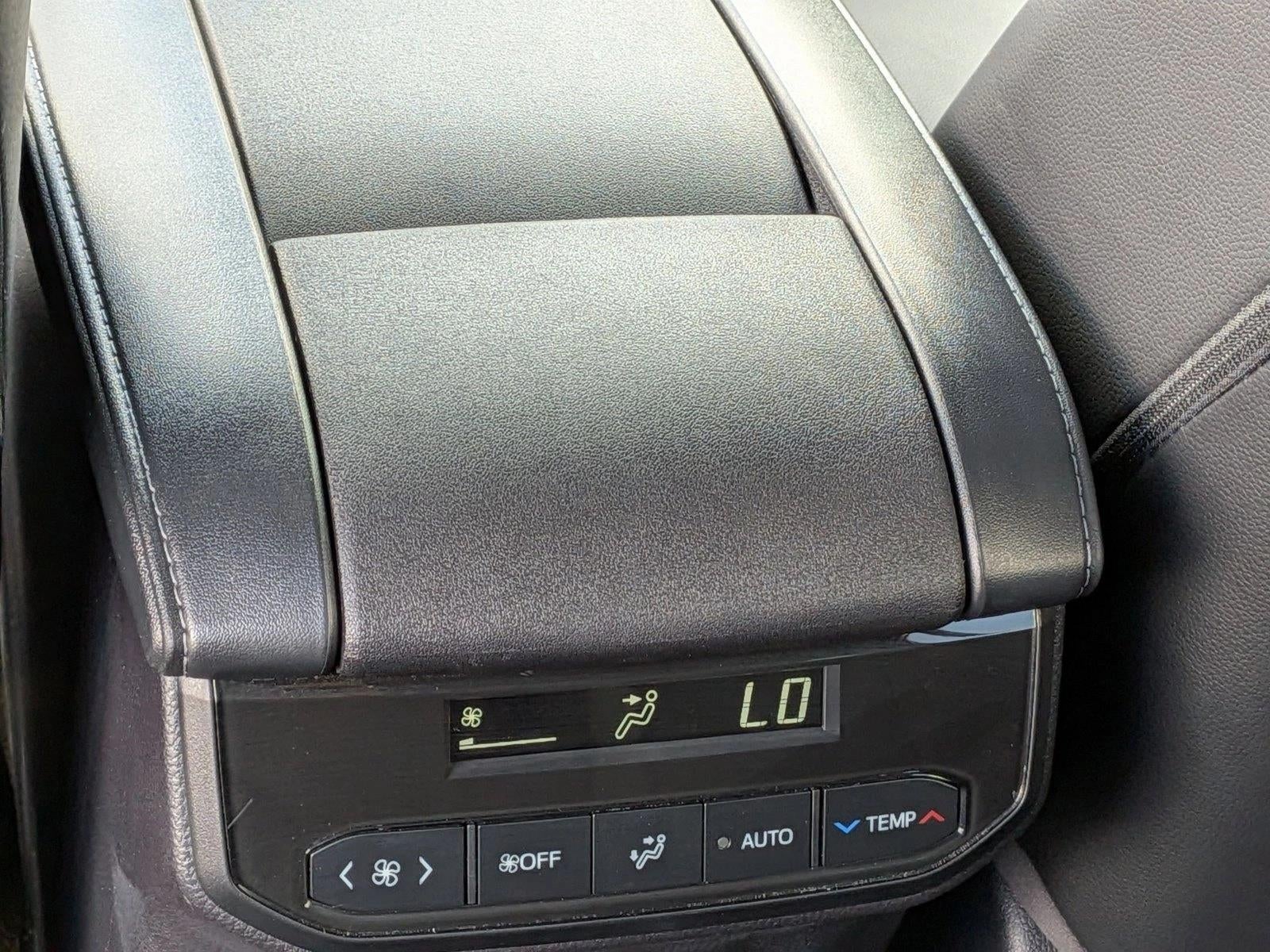 2023 Toyota Highlander XLE FWD (Natl)