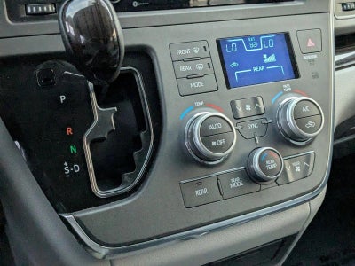 2018 Toyota Sienna XLE FWD 8-Passenger (Natl)