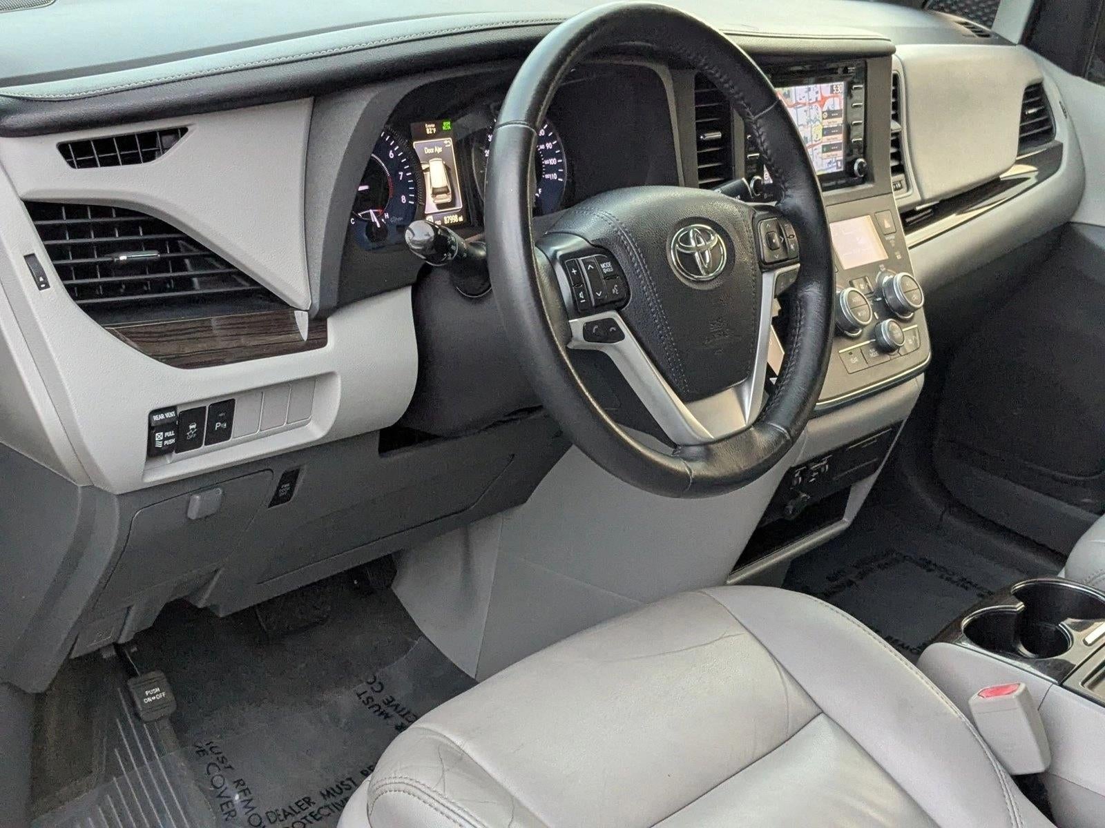 2018 Toyota Sienna XLE FWD 8-Passenger (Natl)