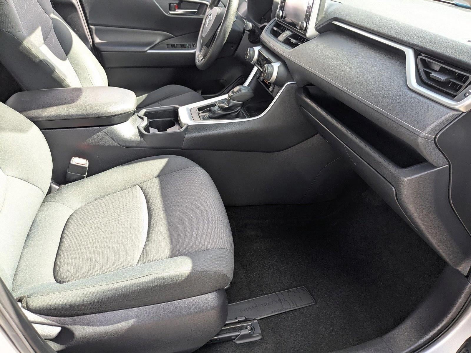 2019 Toyota RAV4 XLE FWD (GS)