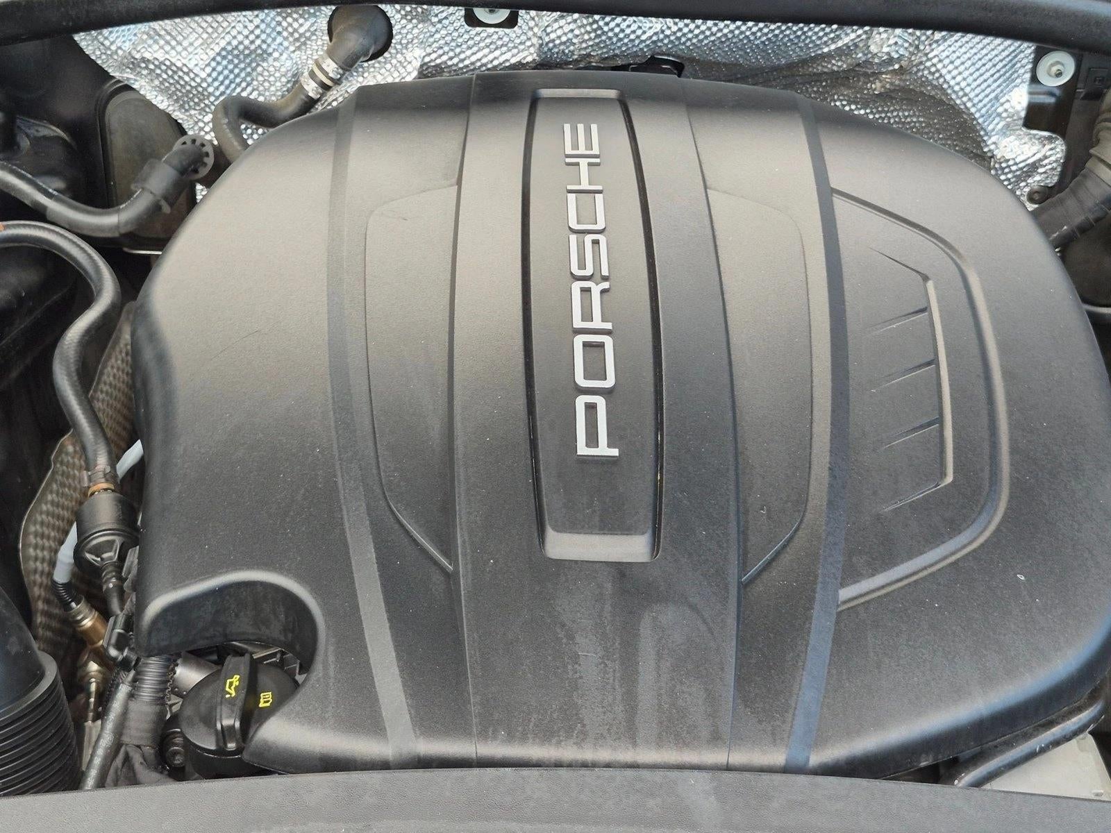 2018 Porsche Macan AWD