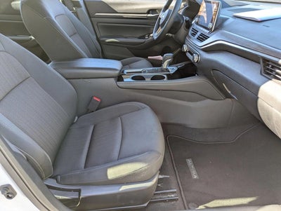 2023 Nissan Altima 2.5 SV Sedan