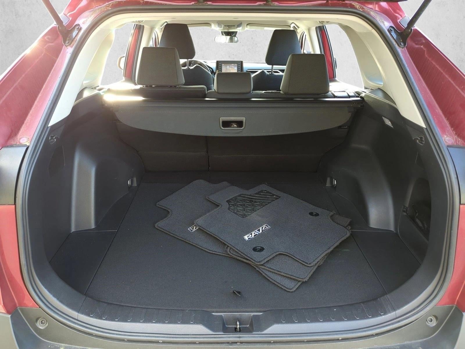 2021 Toyota RAV4 LE FWD (GS)