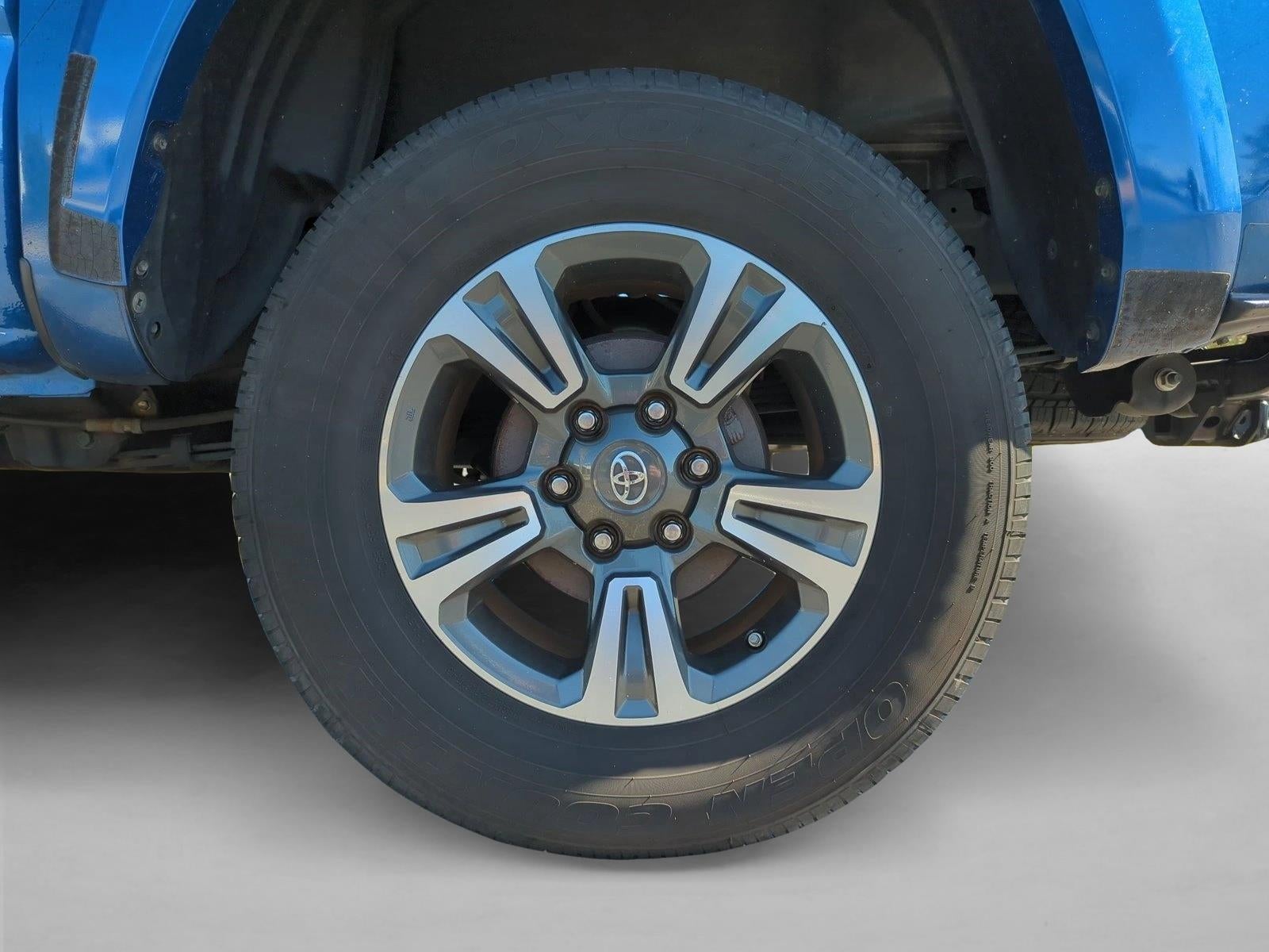 2017 Toyota Tacoma TRD Sport Double Cab 5' Bed V6 4x2 AT (Natl)