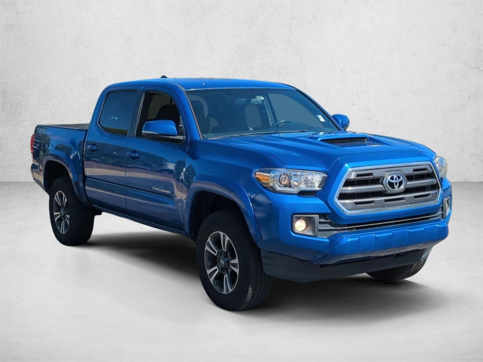 2017 Toyota Tacoma TRD Sport Double Cab 5' Bed V6 4x2 AT (Natl)