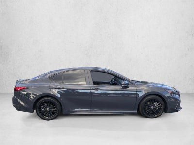2025 Toyota Camry SE (Natl)