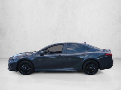 2025 Toyota Camry SE (Natl)