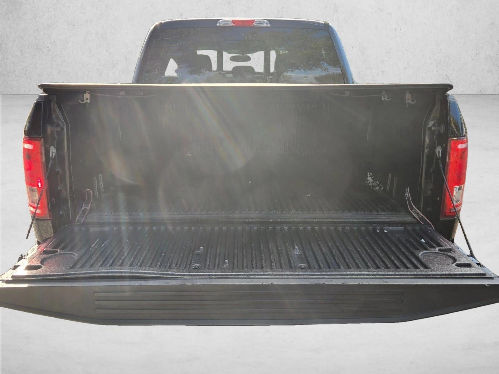 2016 Ford F-150 2WD SuperCrew 5-1/2 Ft Box XLT