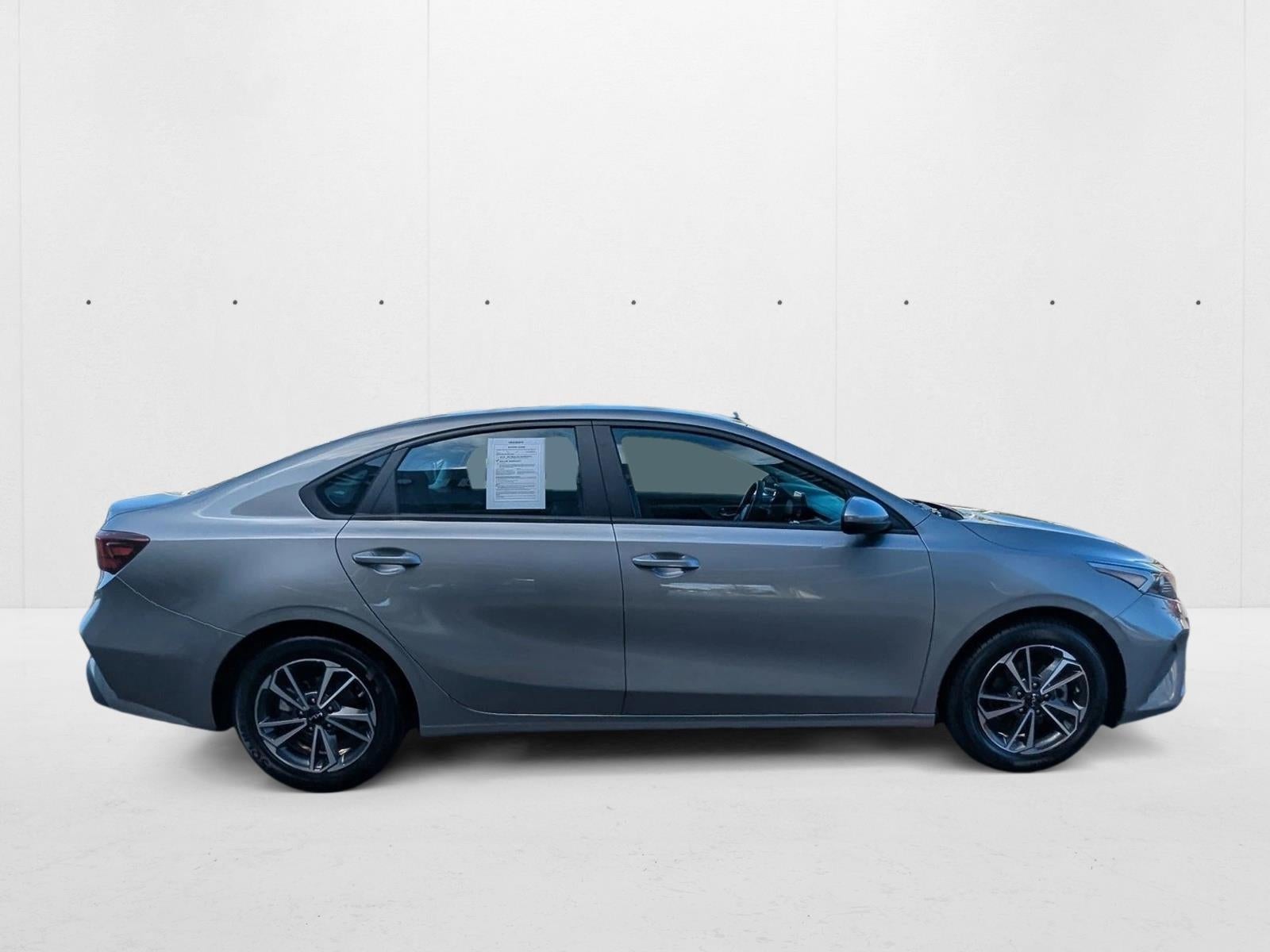 2023 Kia Forte LXS IVT