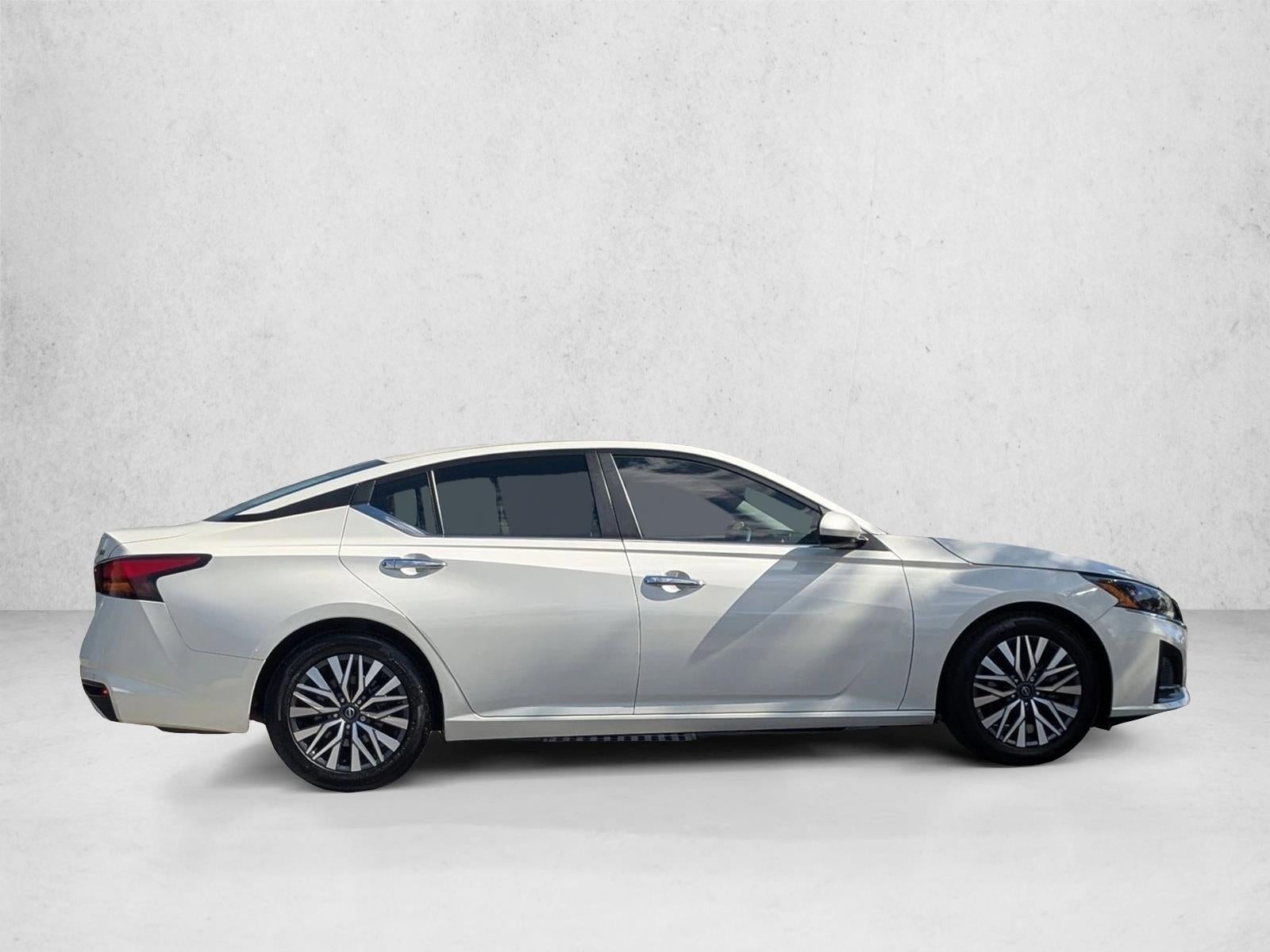 2023 Nissan Altima 2.5 SV Sedan