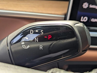 2025 Volkswagen Tiguan 2.0T SEL R-Line 4MOTION