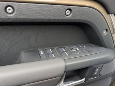 2025 Land Rover Defender 110 P300 S