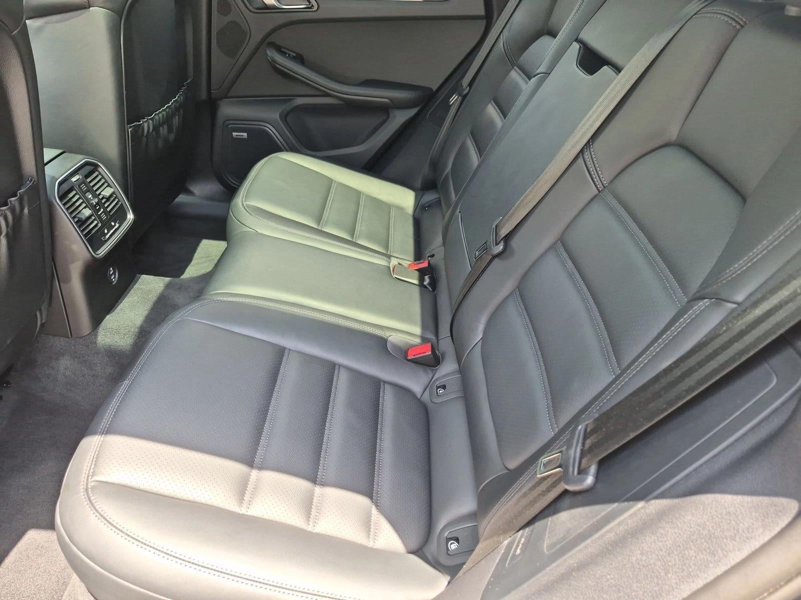 2023 Porsche Macan AWD
