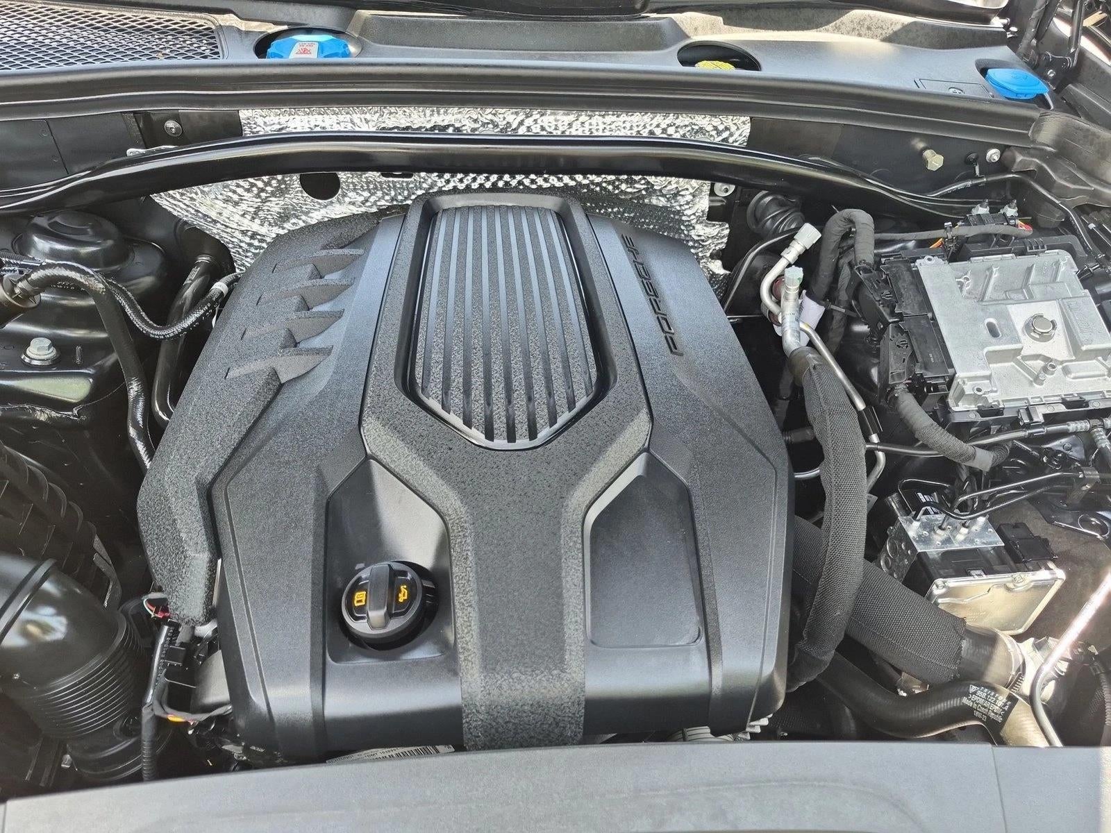 2023 Porsche Macan AWD