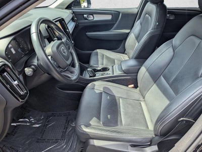 2021 Volvo XC40 T4 FWD Momentum