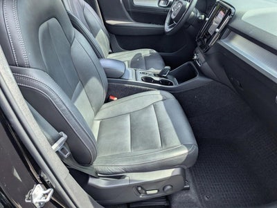2021 Volvo XC40 T4 FWD Momentum