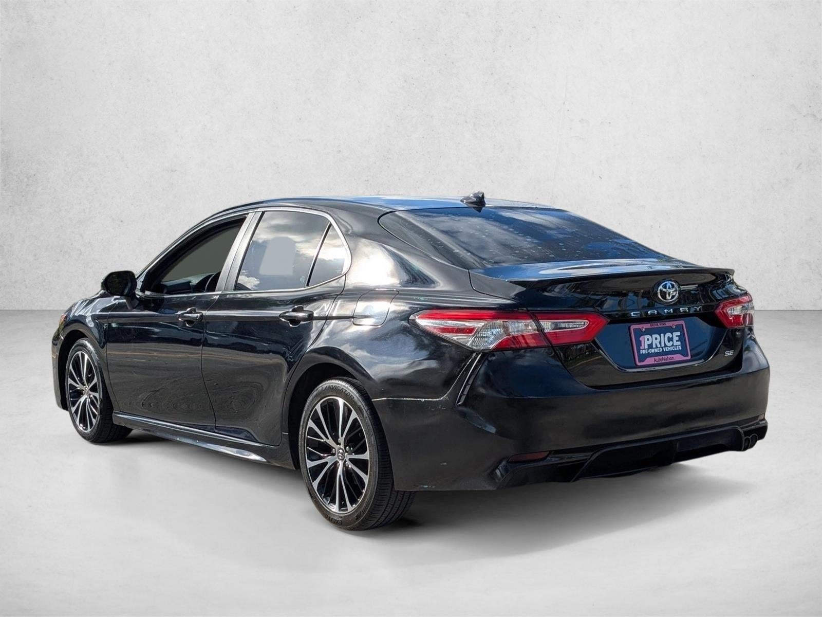 2020 Toyota Camry SE Auto (Natl)
