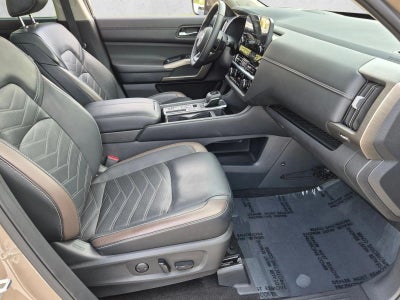 2023 Nissan Pathfinder Platinum 2WD