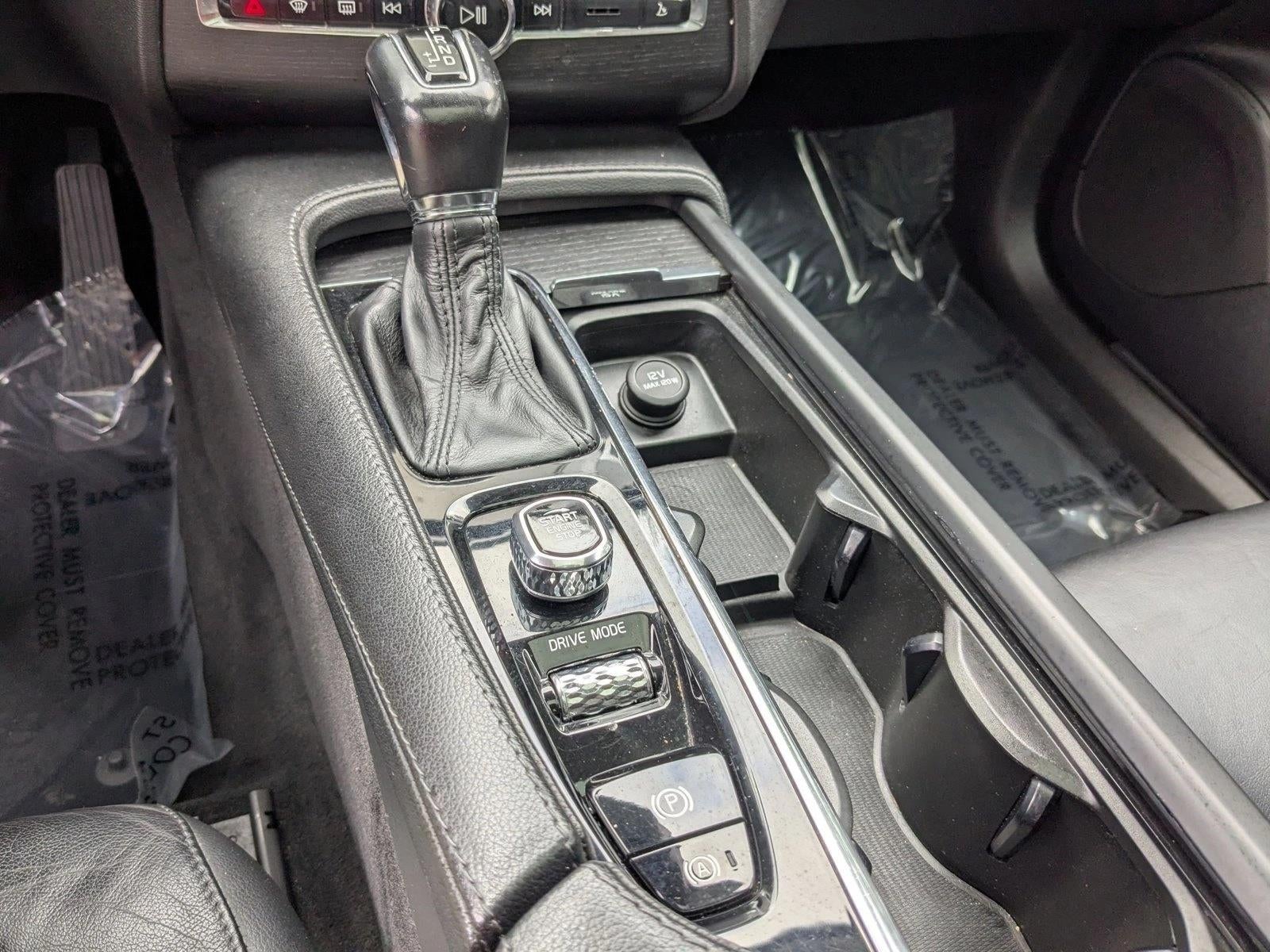 2020 Volvo XC90 T5 FWD Momentum 7 Passenger