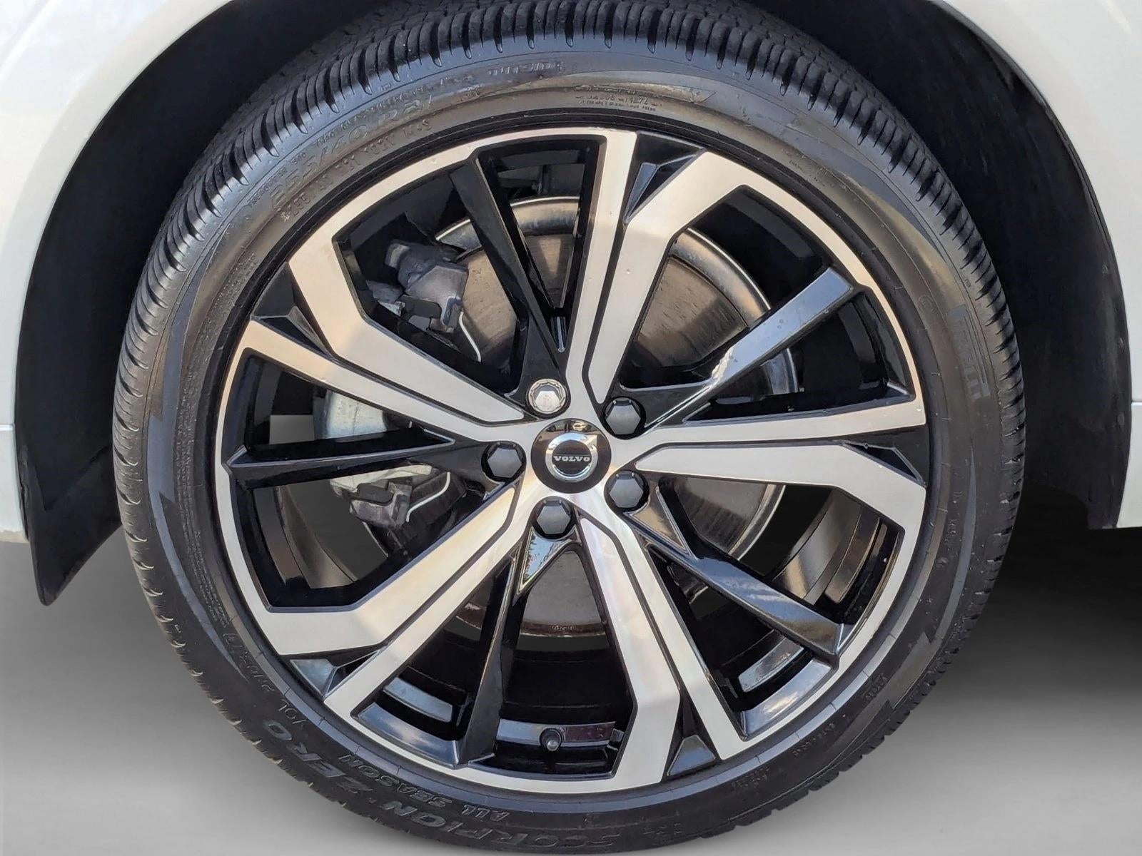 2023 Volvo XC60 Recharge Plug-In Hybrid T8 eAWD PHEV Ultimate Dark Theme