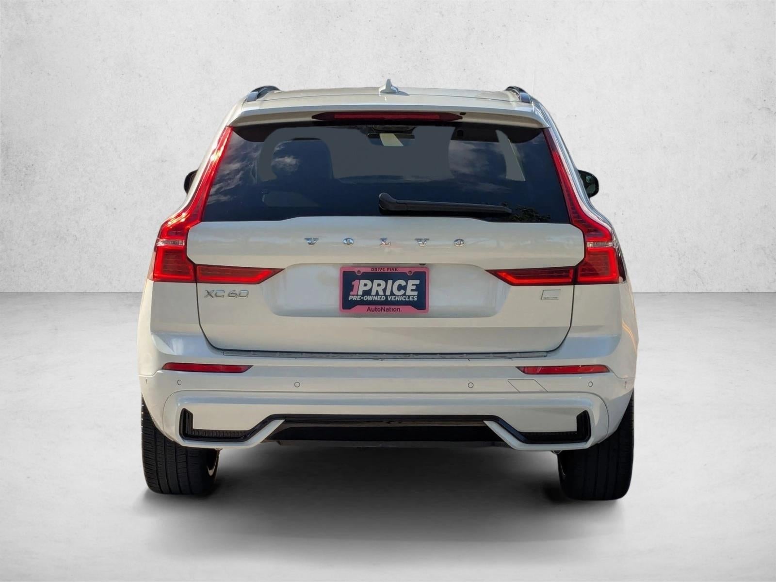 2023 Volvo XC60 Recharge Plug-In Hybrid T8 eAWD PHEV Ultimate Dark Theme