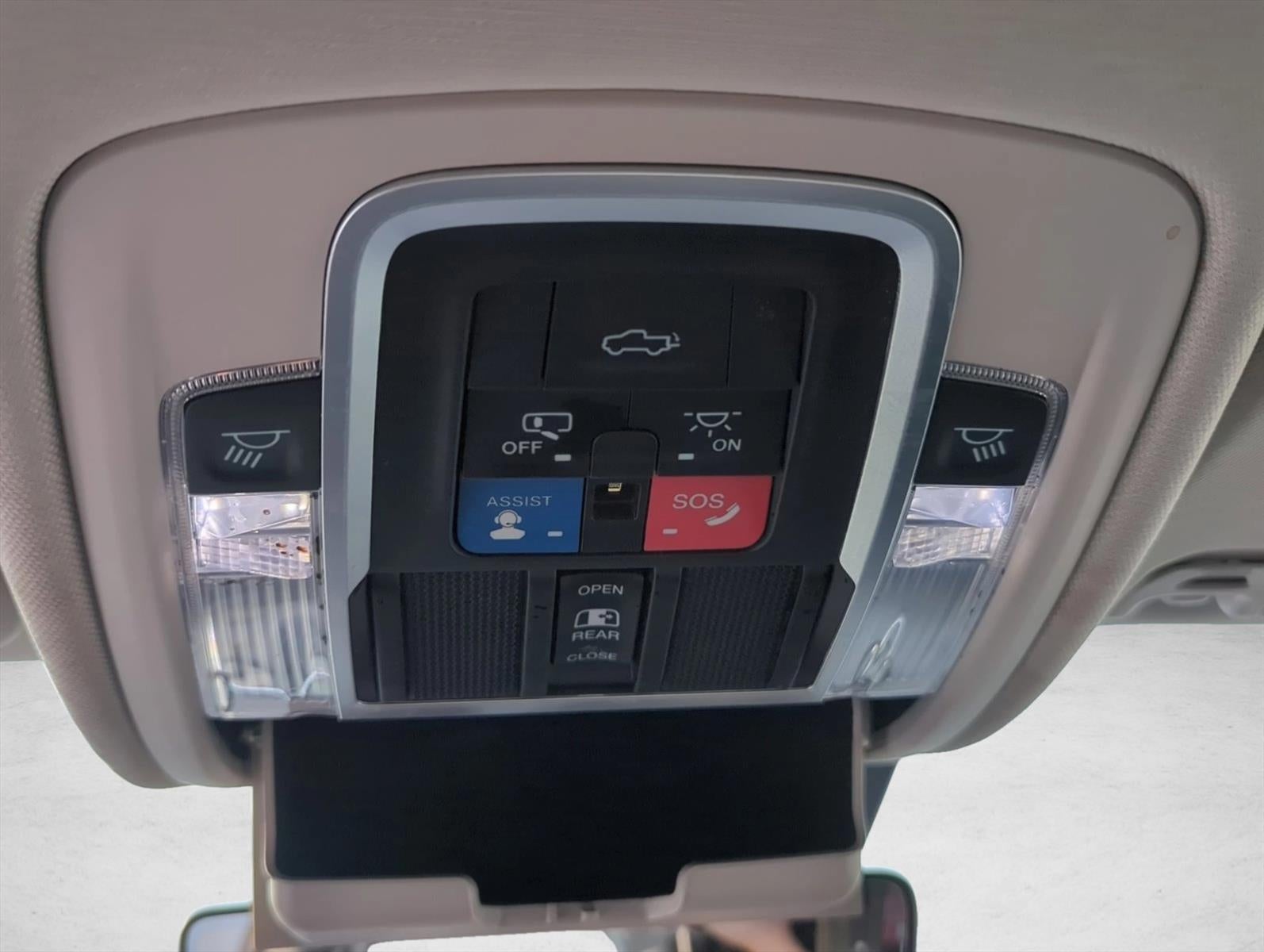 2022 RAM 1500 Laramie 4x4 Crew Cab 5'7" Box