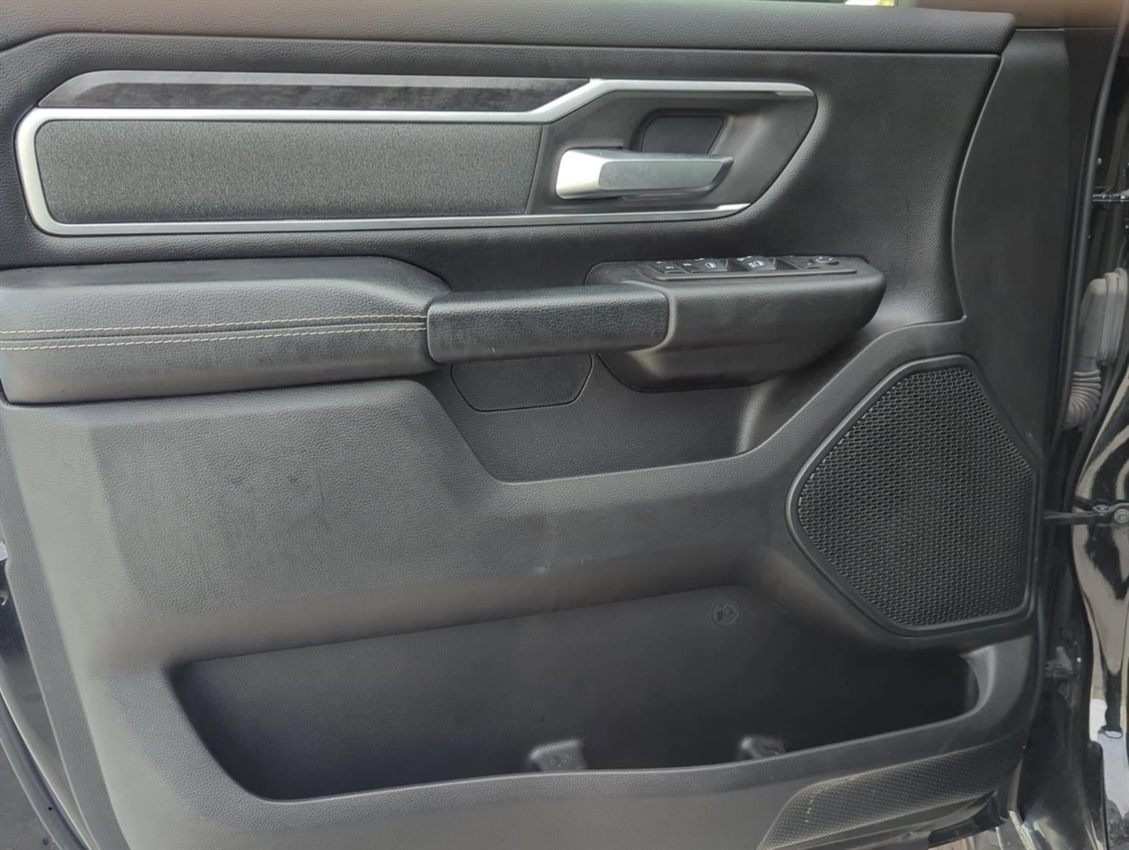 2022 RAM 1500 Big Horn 4x4 Crew Cab 6'4" Box