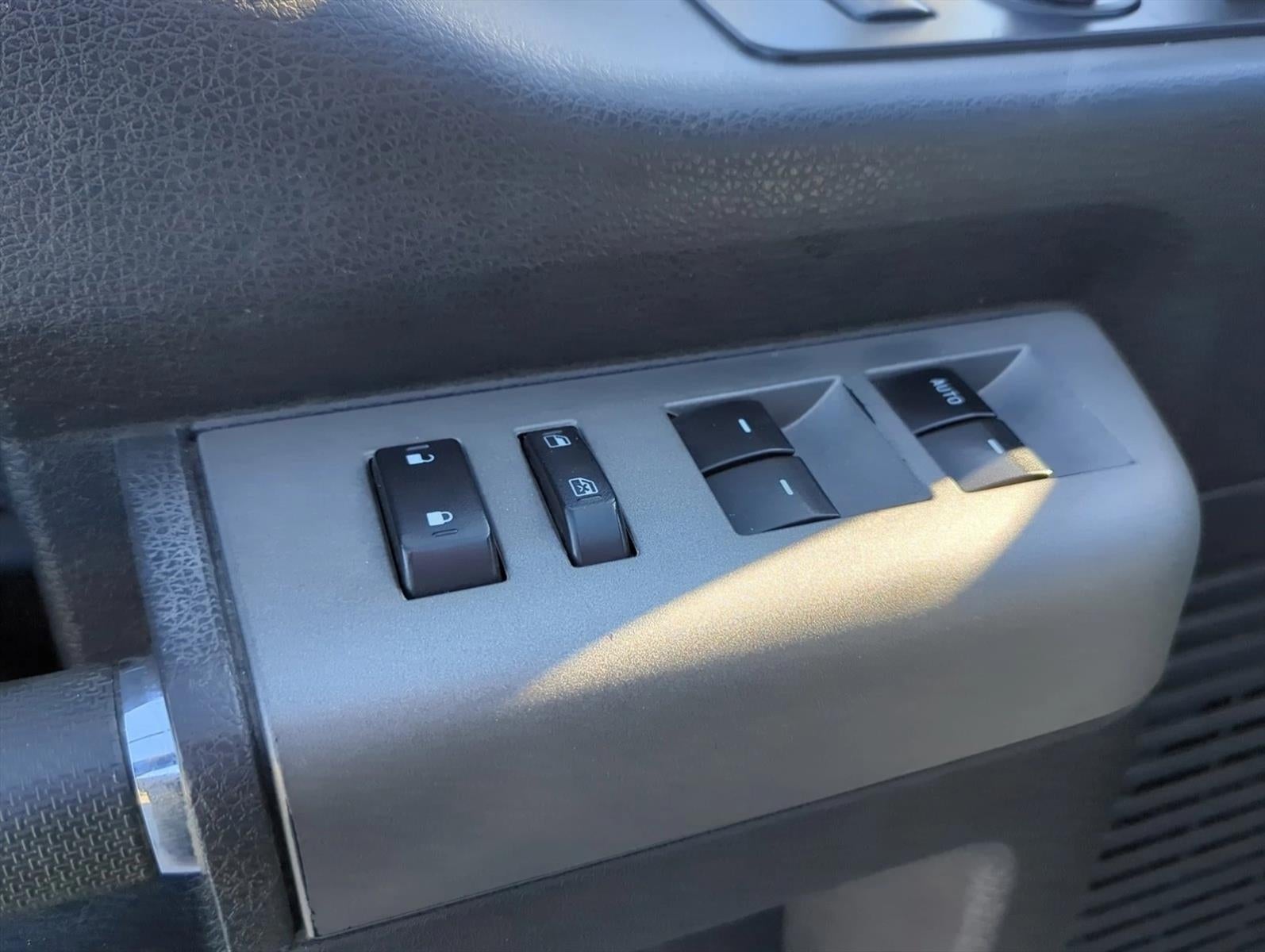 2012 Ford Super Duty F-250 SRW 4WD Crew Cab 6-3/4 Ft Box Lariat