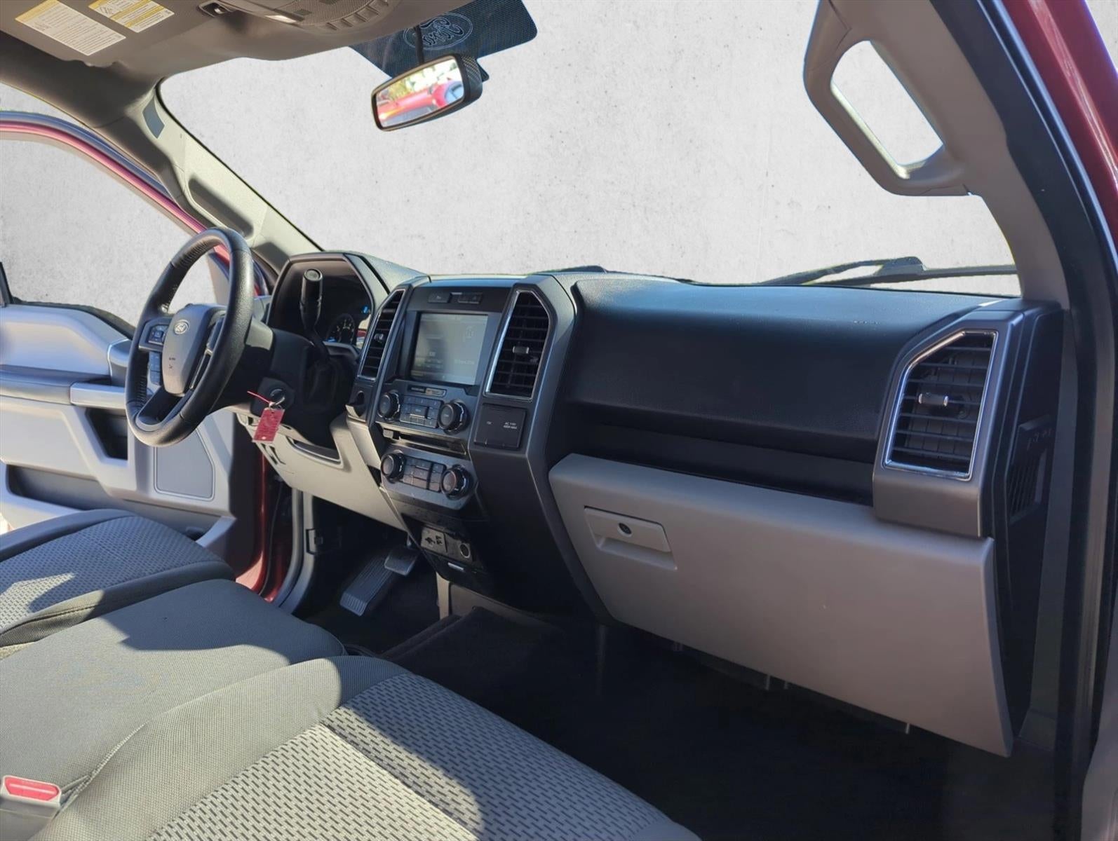 2015 Ford F-150 2WD SuperCrew 5-1/2 Ft Box XLT