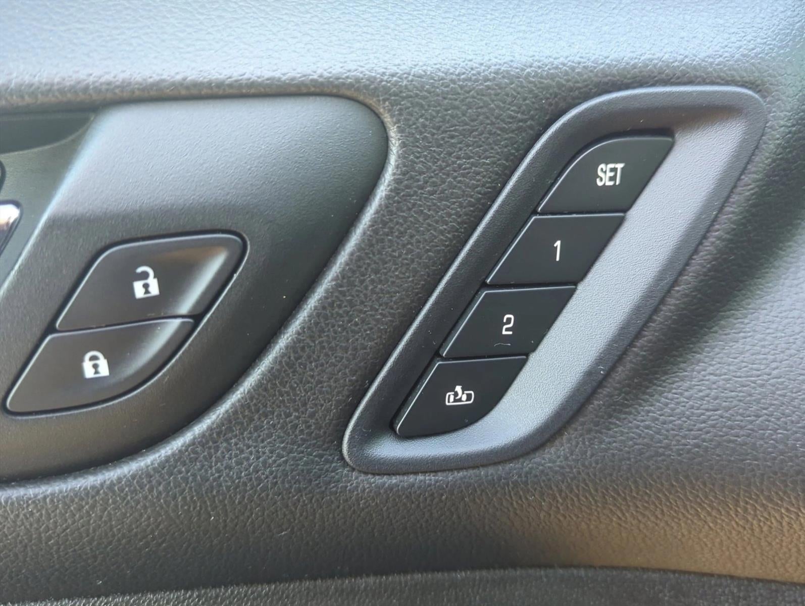 2023 GMC Acadia AWD AT4