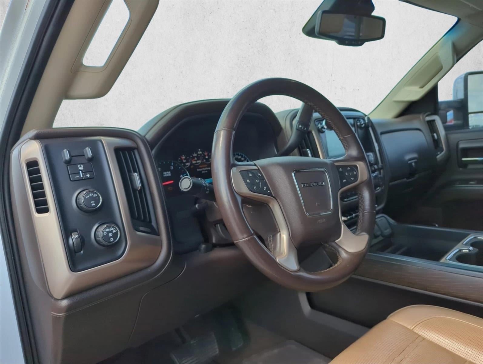 2017 GMC Sierra 3500HD Crew Cab Long Box 4-Wheel Drive Denali