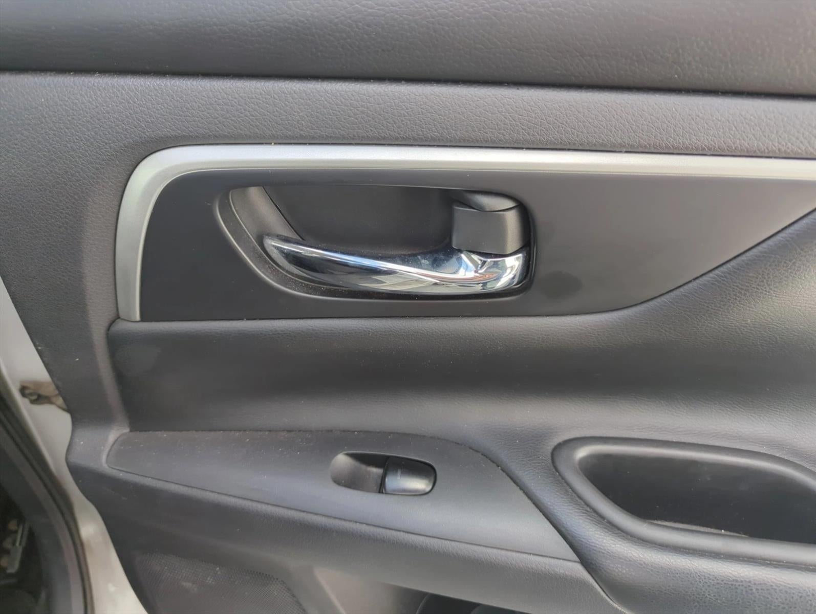 2017 Nissan Altima 2.5 SR Sedan