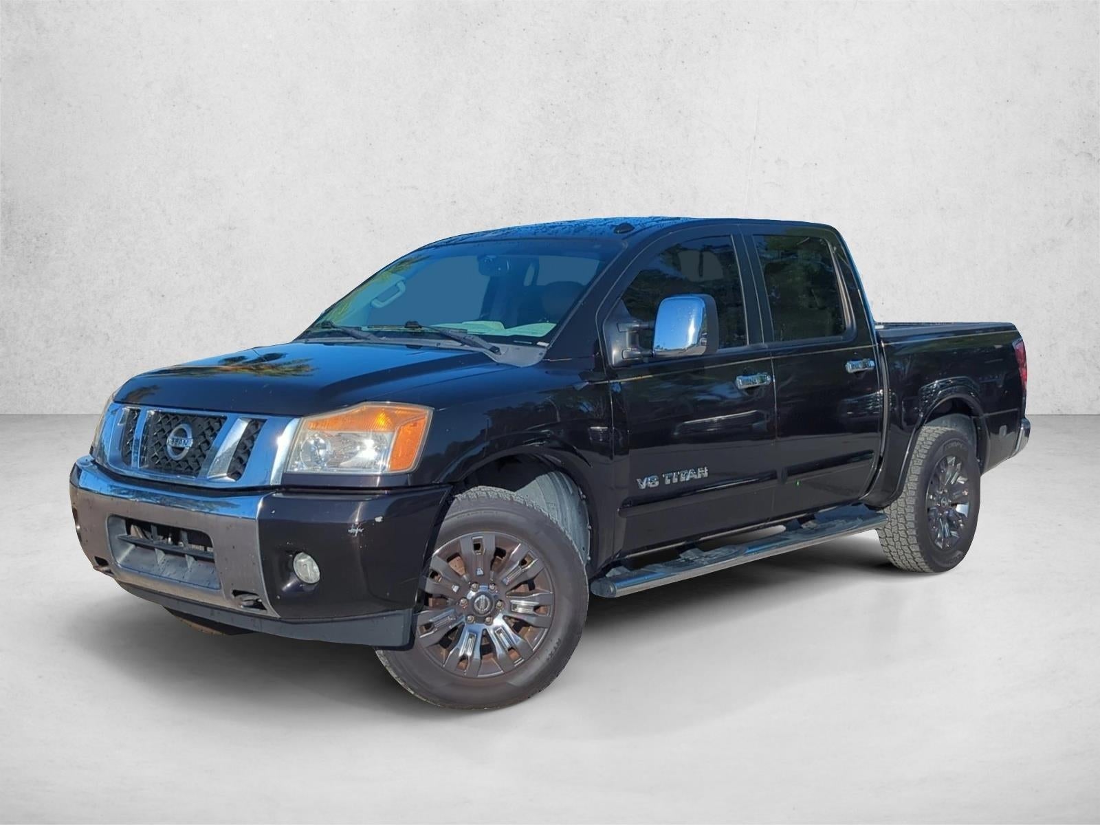 2014 Nissan Titan 4WD Crew Cab Short Bed SL